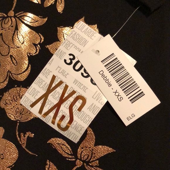 Lula Roe Debbie - Picture 4 of 4